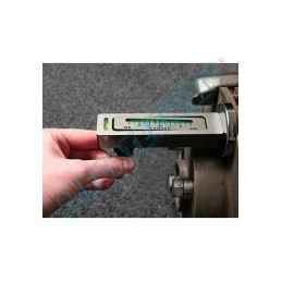MISURATORE MAGNETICO UNIVERSALE PER L'ALLINEAMENTO DELLE RUOTE